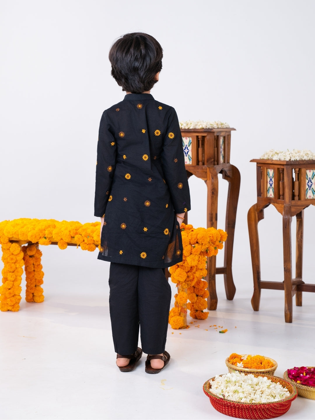 Boys Black Kurta Pant Set (Set of 2)