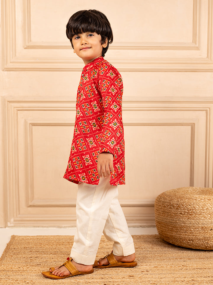 Boys Digital Patola Print Ethnic Kurta with White Pant (Set of 2)